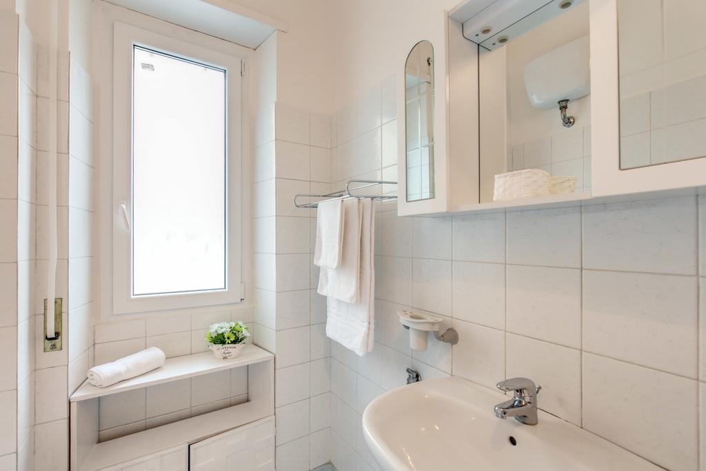 Daisy Guest House Colosseo Roma Rom bilde