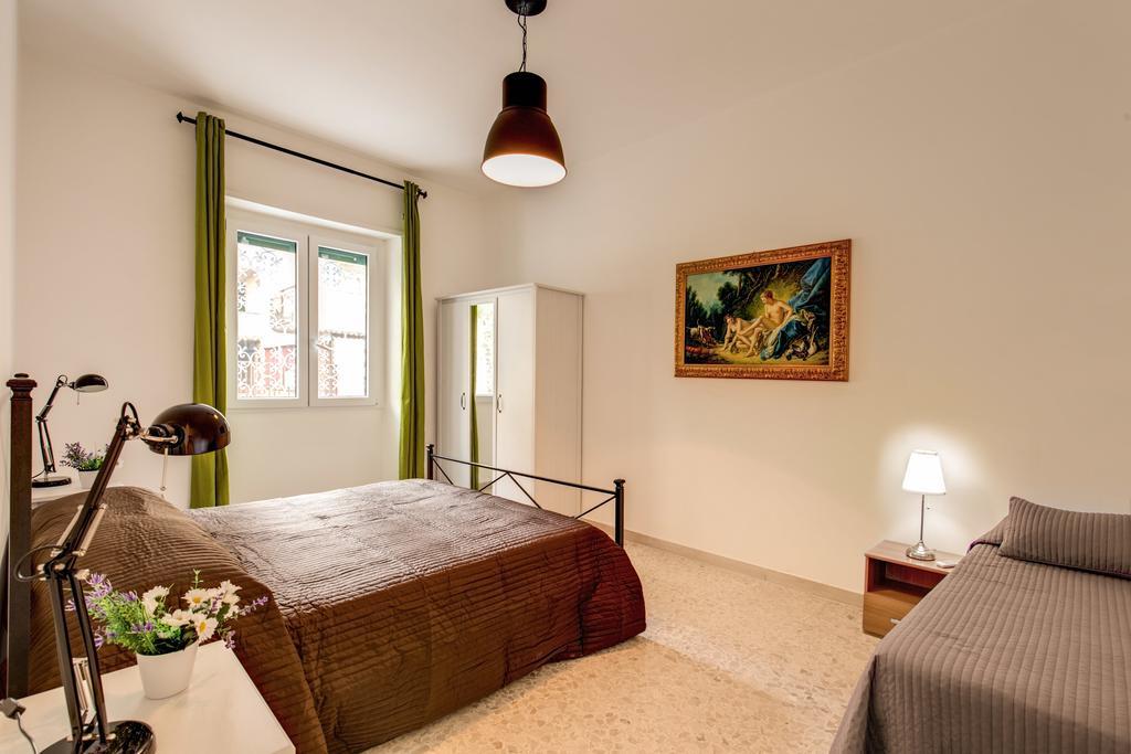 Daisy Guest House Colosseo Roma Rom bilde