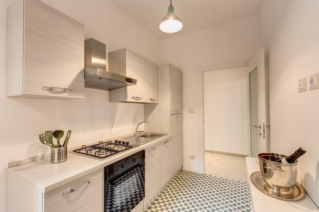 Daisy Guest House Colosseo Roma Rom bilde